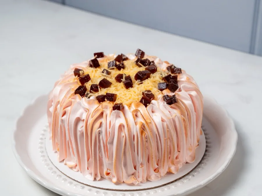 Pastel de queso de bola con guayaba de La Casita Azul